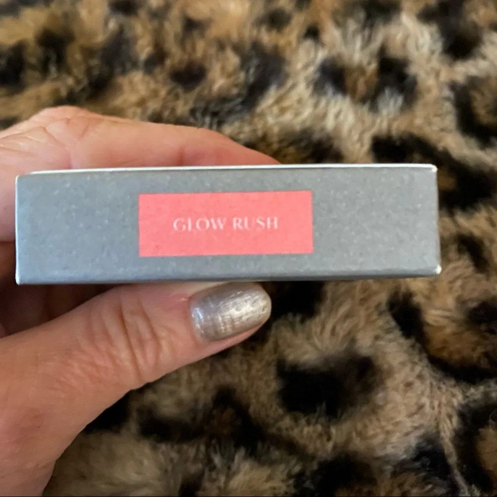 Ipsy four (4) piece beauty bundle